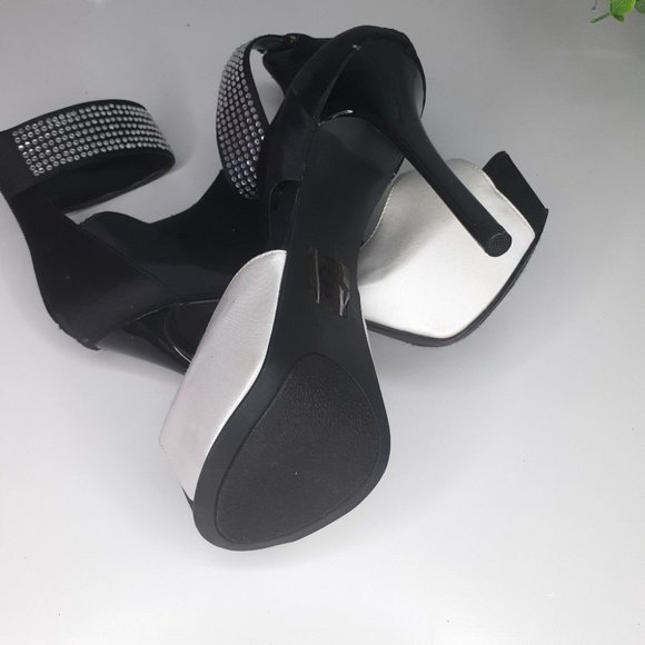 - Platform heels - Picture 9 of 12